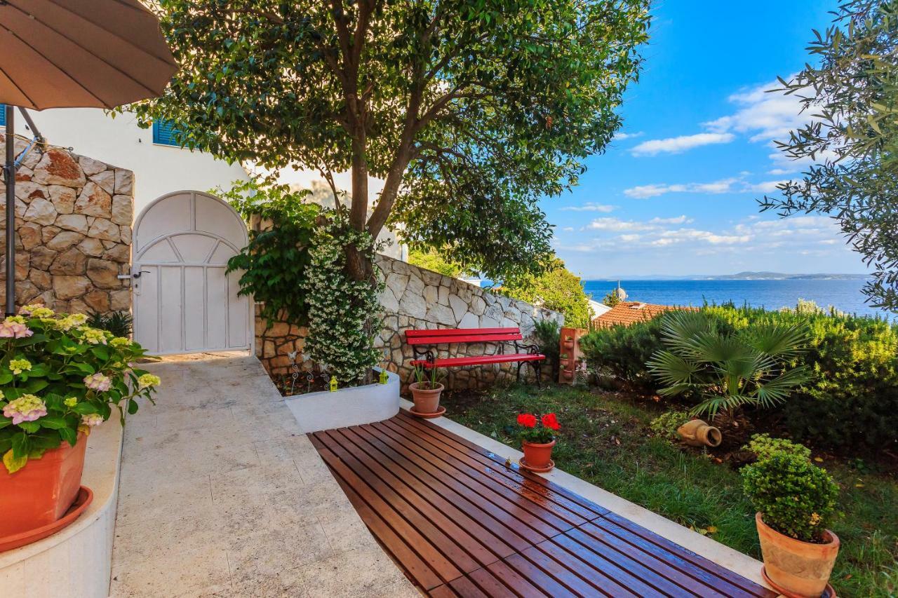 Holiday Home Lola, Sea On A Palm! Heated Pool Trogir Exterior foto