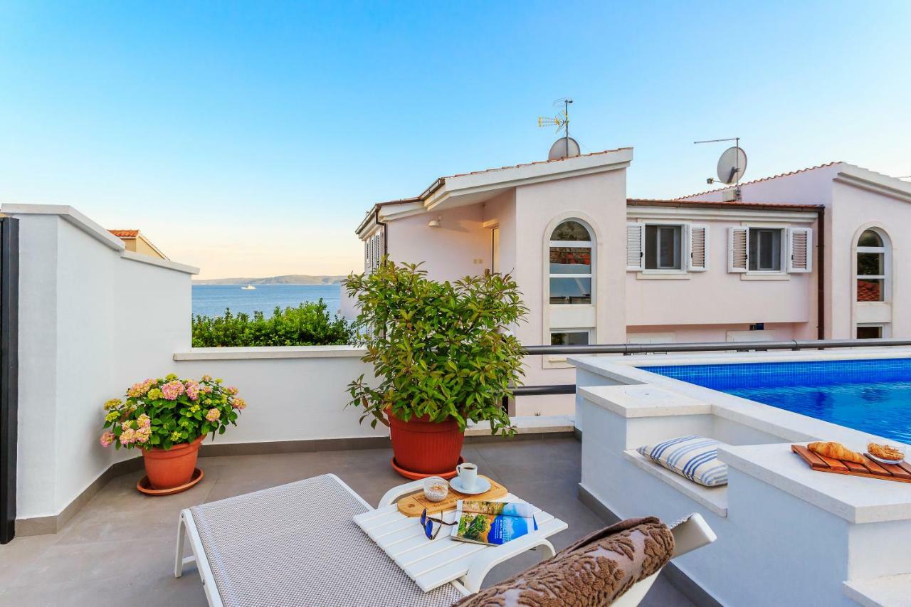 Holiday Home Lola, Sea On A Palm! Heated Pool Trogir Exterior foto