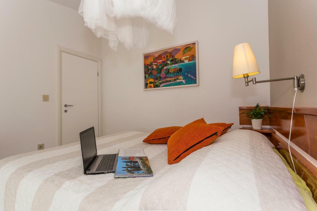 Holiday Home Lola, Sea On A Palm! Heated Pool Trogir Exterior foto